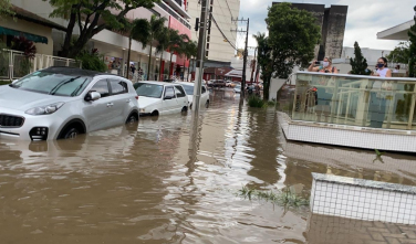 Notícia - Chuvas em SC: órgãos estaduais suspendem atividades e atendimento ao público