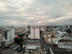 Notícia - Márcio Sônego: chuva dá trégua e termômetros chegam na casa dos 27ºC nesta terça-feira