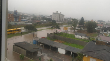 Notícia - Confira pontos alagados em Criciúma após fortes chuvas (FOTOS E VÍDEOS)