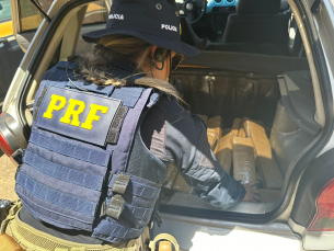 Notícia - PRF intercepta comboio com 120 quilos de maconha em SC