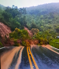 Notícia - Serra do Rio do Rastro é totalmente interditada após deslizamentos