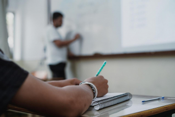 Notícia - Começa o período de renovação das bolsas do Uniedu