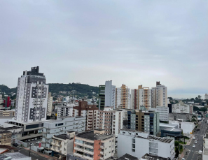 Notícia - Tempo nebuloso e com chuva marca esta quinta