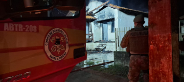 Notícia - Criciúma: homem mata sogra e filha ao incendiar a própria casa 