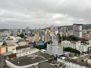 Notícia - Segunda será chuvosa mas o tempo melhora ao longo da semana