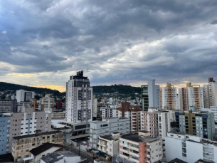 Notícia - Quarta será marcada por tempo nublado e chuva a partir do fim de tarde