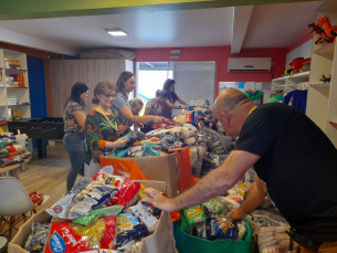 Notícia - Funcionários da Anjo Tintas arrecadam 4 toneladas de alimentos e doam para Casa Guido