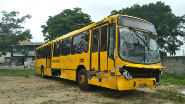 Notícia - Acidente com três veículos envolvendo ônibus deixa um ferido em Criciúma