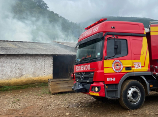 Notícia - Incêndio atinge estufa de fumo em Timbé do Sul