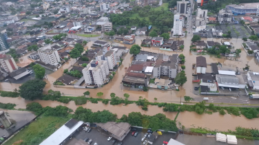 Notícia - Chuvas intensas provocam estragos em regiões de Santa Catarina