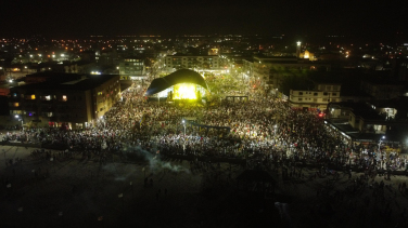 Notícia - Com multidão, Arroio do Silva celebra a chegada de 2025