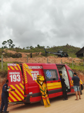 Notícia - Queda de telhado deixa homem gravemente ferido em Treze de Maio