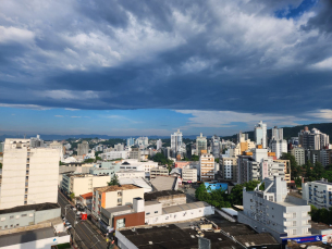 Notícia - ((Áudio)) Semana começa abafada e com previsão de chuva em Criciúma e região