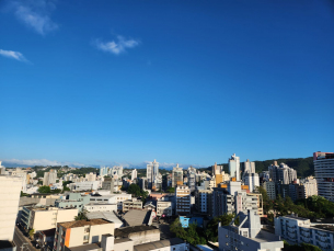 Notícia - ((Áudio)) Predomínio de sol, calor e vento nordeste na região