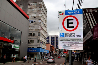 Notícia - Determinação judicial aprova isenção do estacionamento rotativo para os idosos