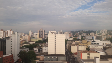 Notícia - Dias de sol e temperaturas máximas de 30ºC