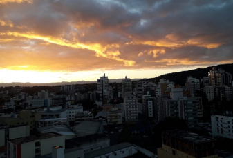 Notícia - O tempo bom continua. Máxima vai a 24ºC