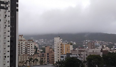 Notícia - Sexta começa com sol. Nuvens e chuva fraca à tarde