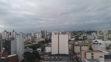 Notícia - Márcio Sônego: com sol entre nuvens, quinta-feira terá máxima de 21ºC (ÁUDIO)