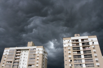 Notícia - Calor de 55 graus e temporal forte. De novo