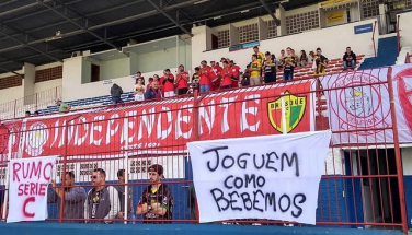 Notícia - Torcida faz a festa em treino do Brusque