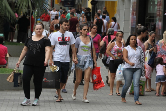 Notícia - Comerciantes animados para últimos dias de vendas