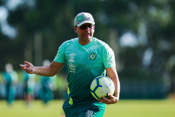 Notícia - Umberto Louzer troca a Chape pelo Cruzeiro