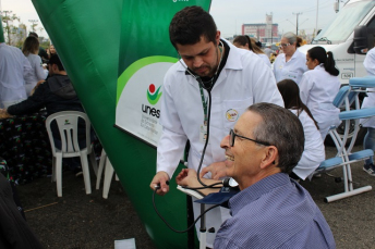 Notícia - Unesc orienta sobre saúde no desfile de 7 de setembro