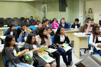 Notícia - Vereadores mirins promovem encontro em Criciúma