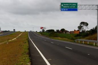 Notícia - Moradores do Poço Oito reclamam de falta de acesso por conta da Via Rápida