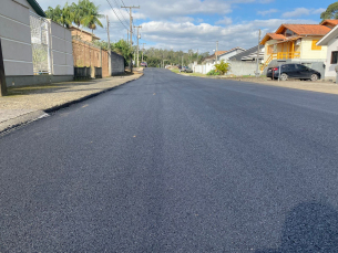 Notícia - Pavimentação na Vila Floresta I e II está na reta final em Criciúma