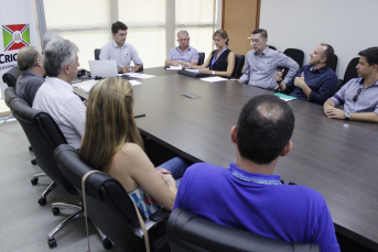 Notícia - Em reunião, Casan promete estudos de tarifa ao prefeito