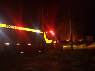 Notícia - Casa pega fogo em Tubarão