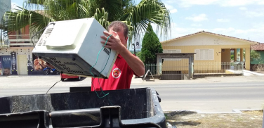 Notícia - Pit Stop Ecológico arrecada meia tonelada de inservíveis