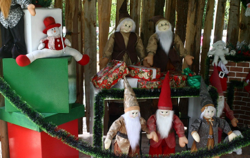 Notícia - Lauro Müller: Praça Henrique Lage ganha Casa do Papai Noel e Vila dos Duendes