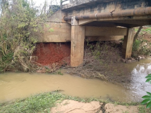 Notícia - Cabeceira da ponte que liga Barracão à Sanga Funda, em Içara, passará por recuperação