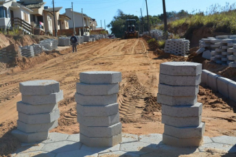 Notícia - Rua São Francisco de Assis recebe pavimentação