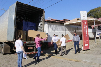 Notícia - Saúde de Forquilhinha recebe macas e camas clínicas da JBS