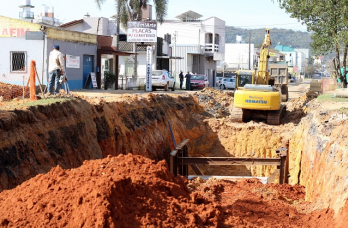 Notícia - Prefeitura avança com drenagem do binário da Santos Dumont