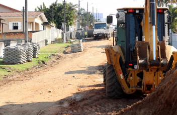 Notícia - Ruas ganham pavimentação no bairro Vila Rica, em Criciúma