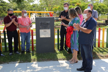 Notícia - Praça Adélia Rizzieri é oficialmente entregue aos içarenses