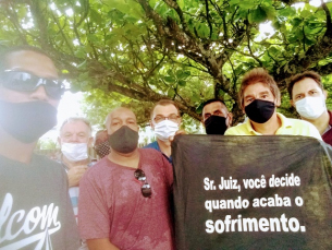 Notícia - Carbonífera Criciúma: Mineiros fazem manifestação em frente ao TJSC (VÍDEO)