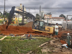 Notícia - Trecho da Santos Dumont deve receber asfalto até abril (VÍDEO)