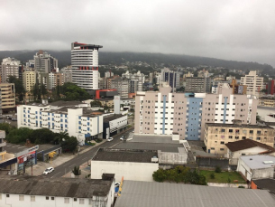 Notícia - Tempo fechado e chuvoso no feriadão 