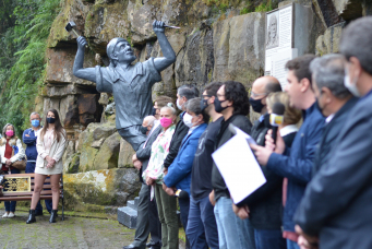 Notícia - Estátua em homenagem a Zé Diabo é inaugurada em Orleans