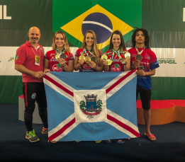 Notícia - Atletas de Içara ganham 18 medalhas em etapa nacional de karatê