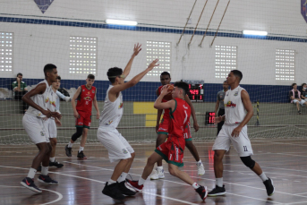 Notícia - Equipes de futsal e handebol masculino de Criciúma são campeões da Olesc