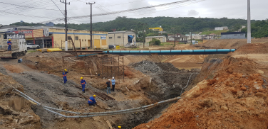 Notícia - Binário do bairro São Luiz avança com escavação da Trincheira