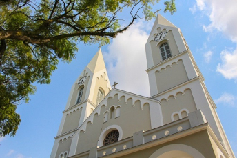 Notícia - Diocese de Criciúma propõe toque de sinos por vítimas da pandemia