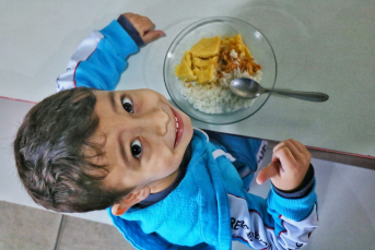 Notícia - Alunos de Nova Veneza ganham almoço especial nesta terça-feira